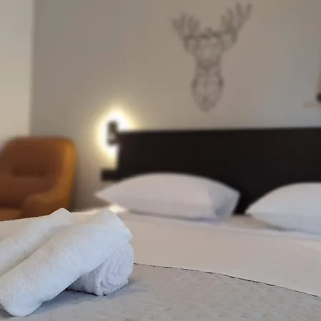 Apartment Gin & Tonic