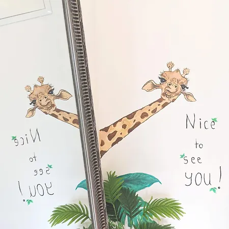 Apartment Gin & Tonic Split