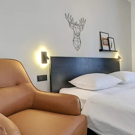 Apartment Gin & Tonic