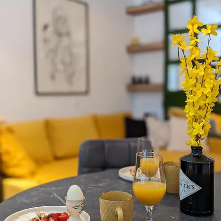 Gin & Tonic Apartment